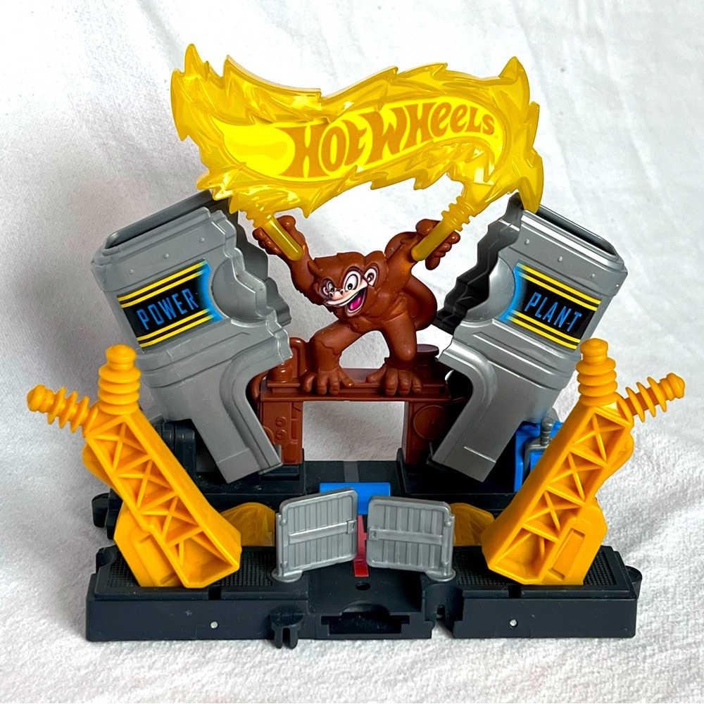 Hot Wheels City Downtown Power Plant Blast Playset